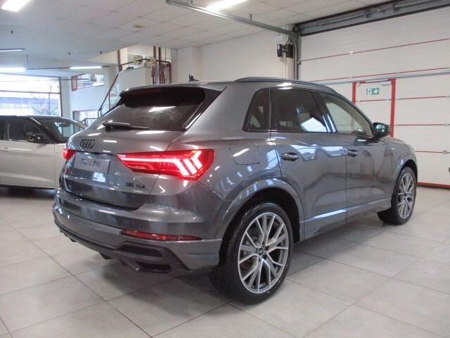 Audi Q3 SUV (35) Blackline 2.0 TDI 150CV S-Tronic