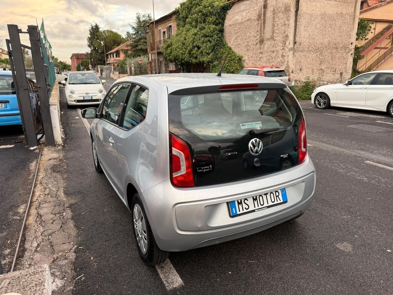 Volkswagen up! 1.0 3p. - 4.800KM - Introvabile - Tutto incluso - Superprezzo