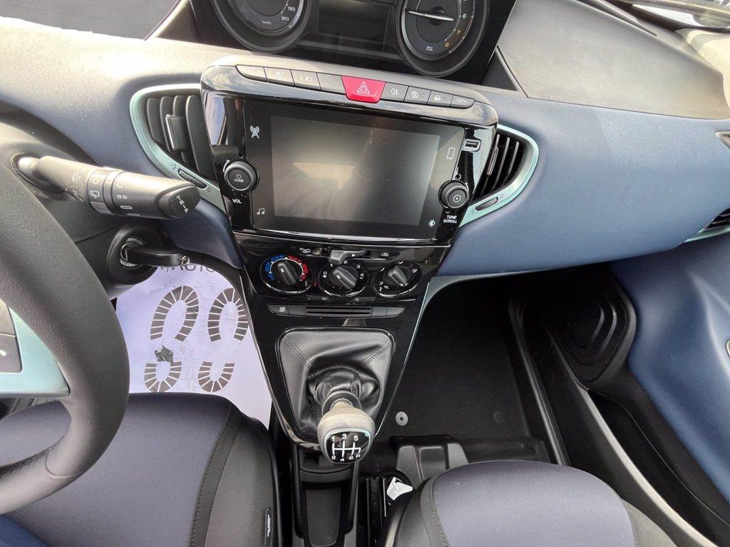 LANCIA Ypsilon 1.0 firefly hybrid Platino s&s 70cv del 2024