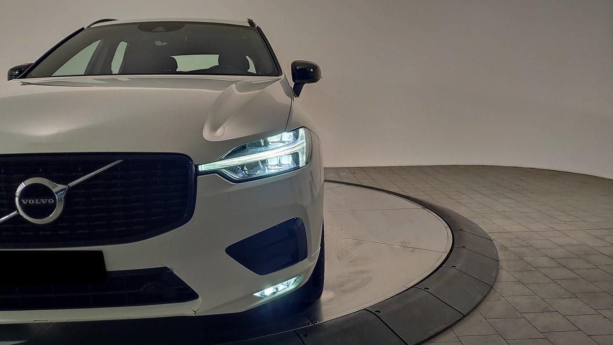 VOLVO Xc60 B5 Mild Hybrid (D) Awd Geartronic R-Design