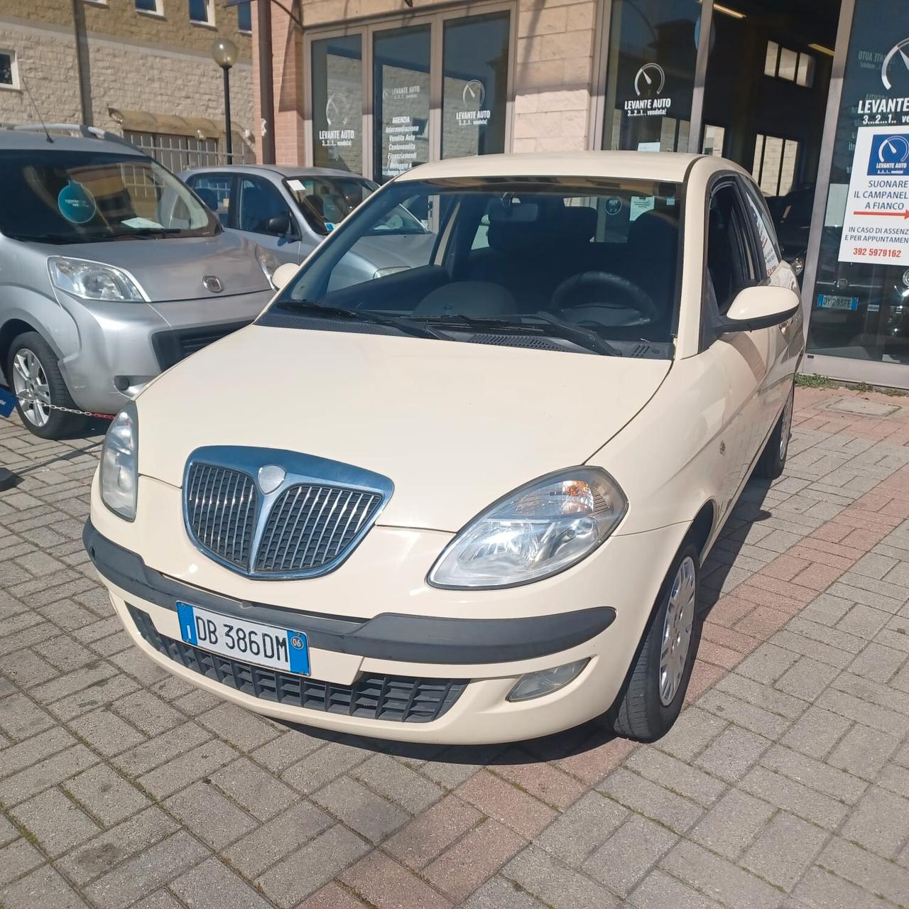 158.148KM YPSILON 1.2 NEOPATENTATI PIANTONE STERZO NUOVO