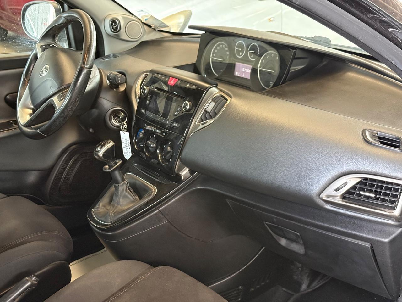 Lancia Ypsilon 0.9 TwinAir 85 CV 5 porte Metano Ecochic Elefantino
