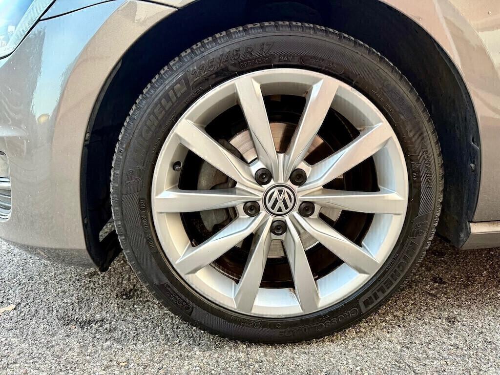 Volkswagen Golf 1.6 TDI 5p. Highline BlueM Euro 6
