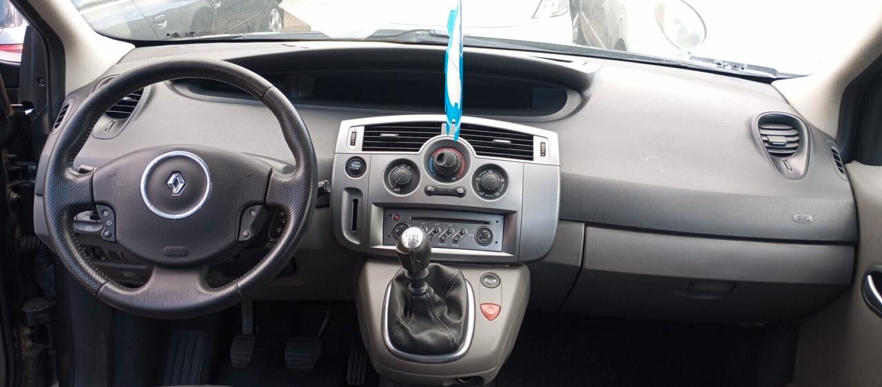 Renault Scenic 1.5 dCi 110CV Dynamique