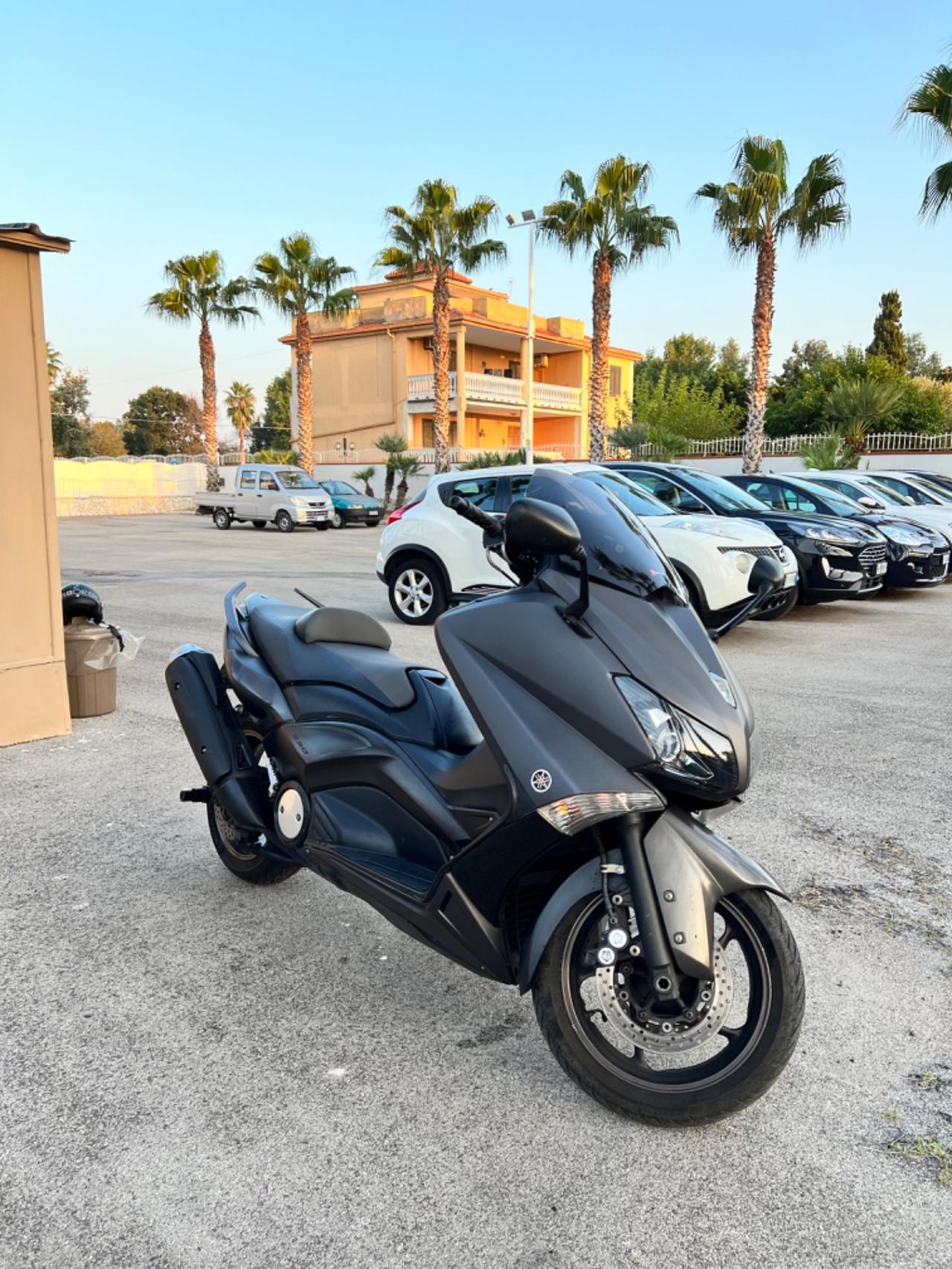 Yamaha t Max 530