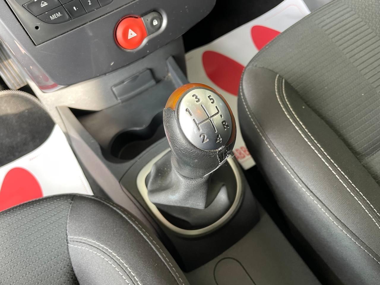 Renault Clio Euro 5 - Carrozzeria Grandinata