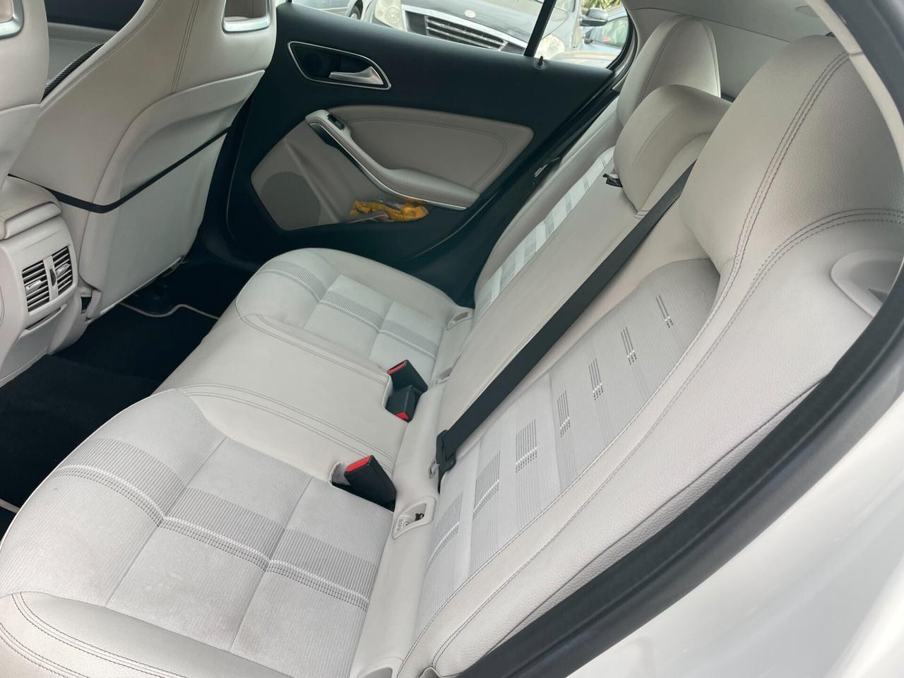 Mercedes-benz GLA 200 d Automatic 4Matic Sport