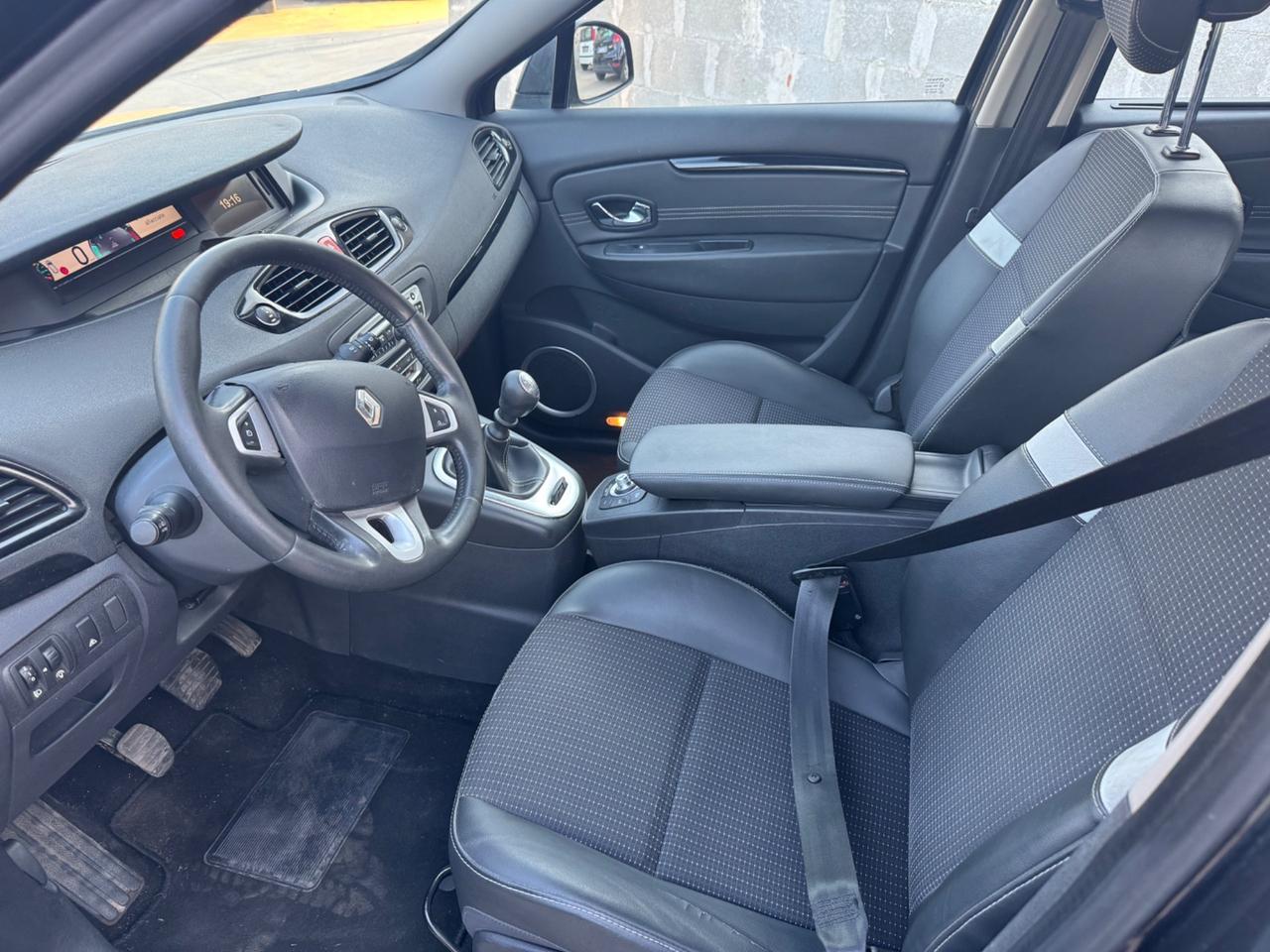 Renault Scenic Scénic X-Mod 1.5 dCi 110CV Luxe