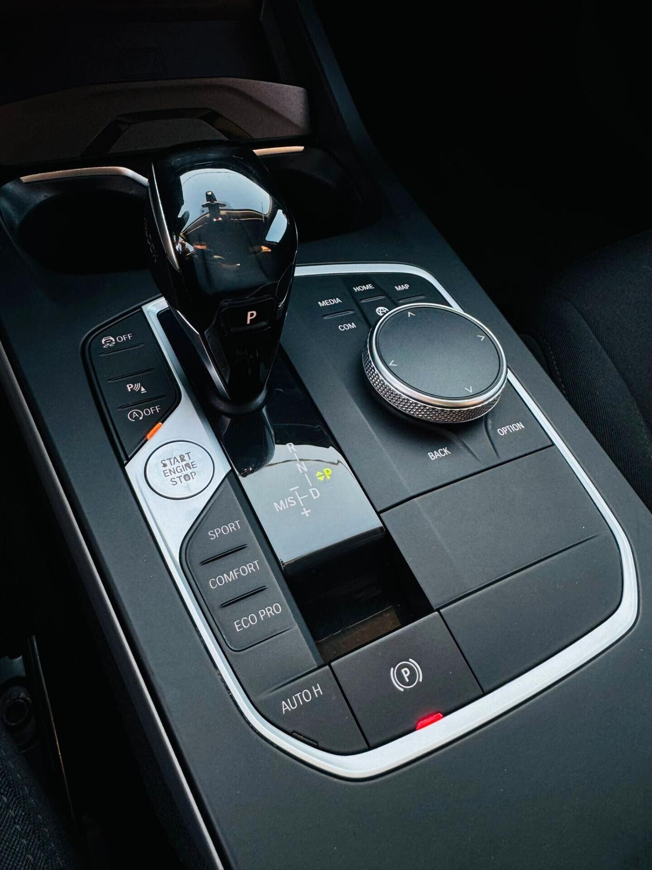 Bmw 116d 5p Sport Line Led/Navi