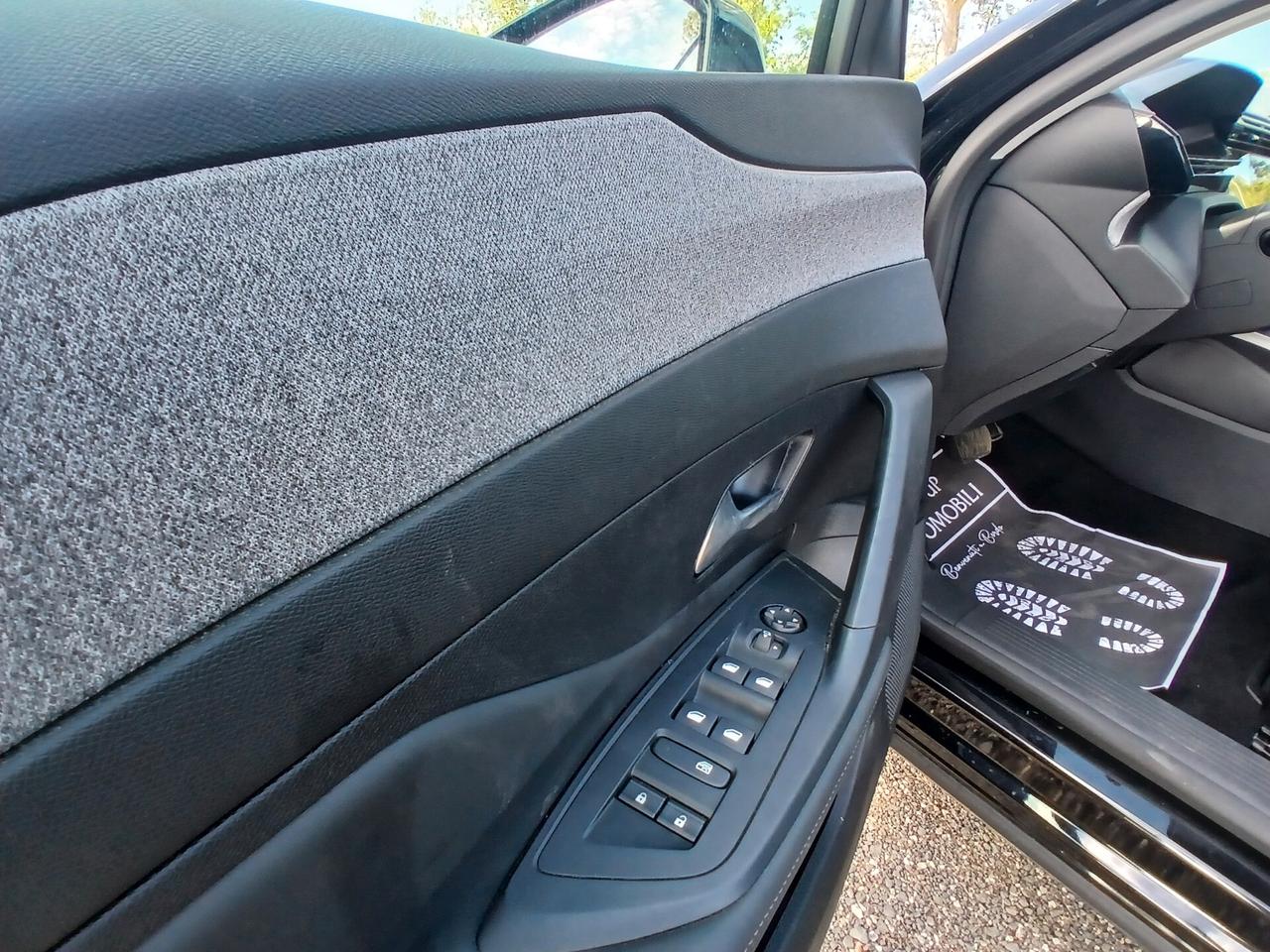 Peugeot 408 Hybrid 136 e-DCS6 Allure