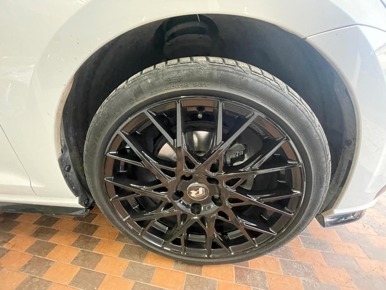 Volkswagen Golf 1.6 TDI 115 CV 5p. Sport Rline