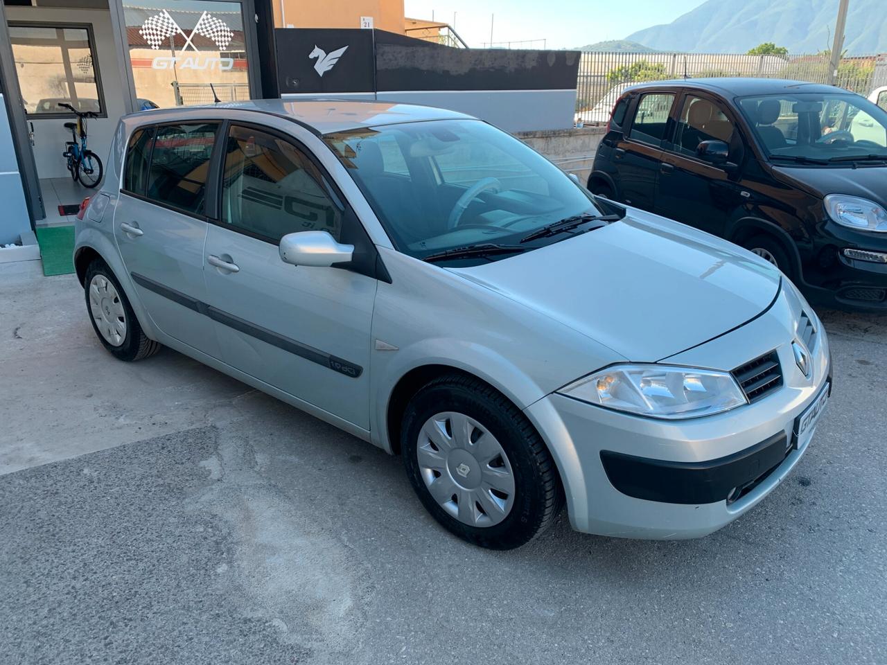 Renault Megane 1.9 dCi 5P 89.000Km