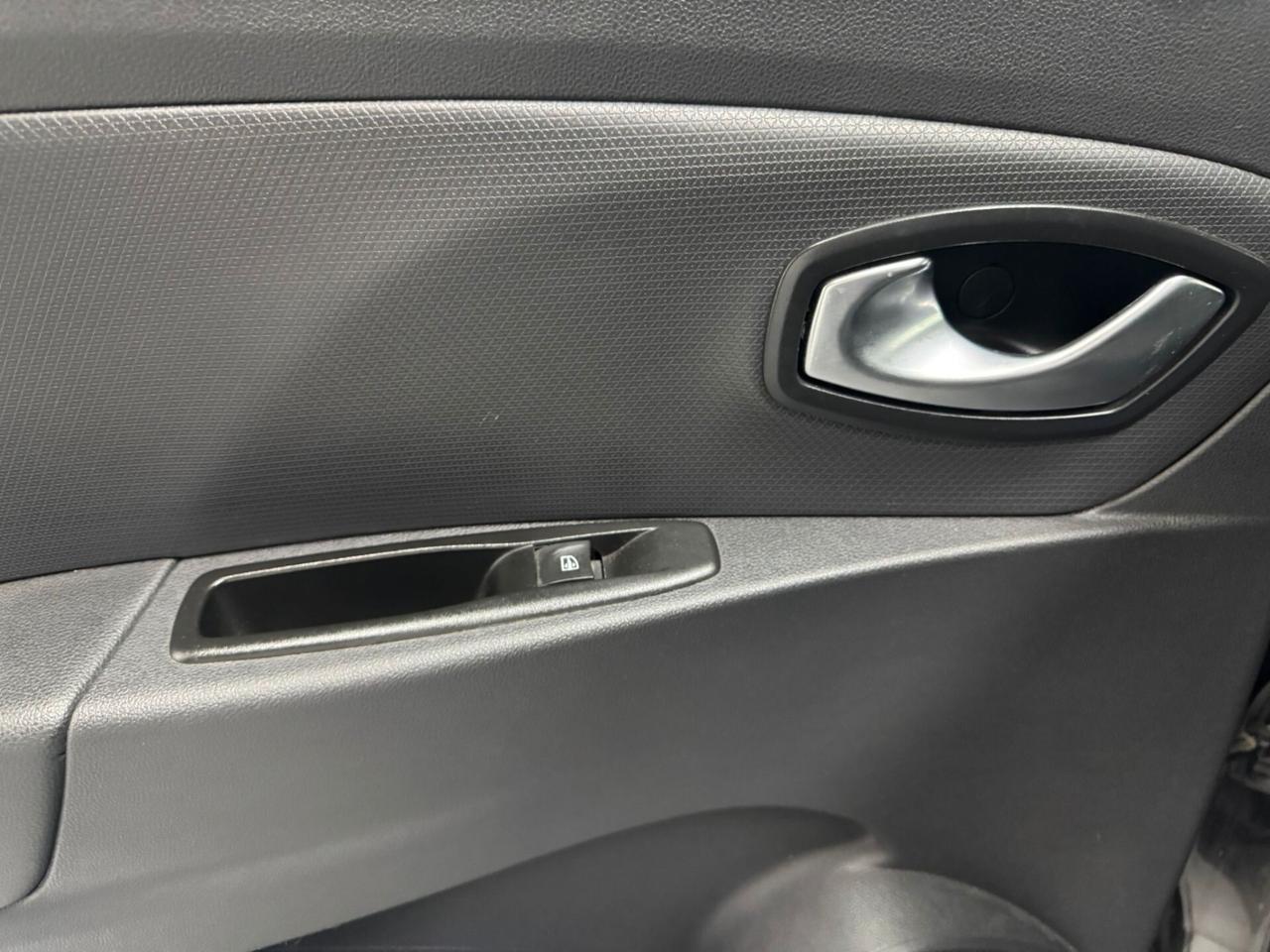 Renault Clio dCi 8V 90 CV 5 porte Moschino Intens 2020