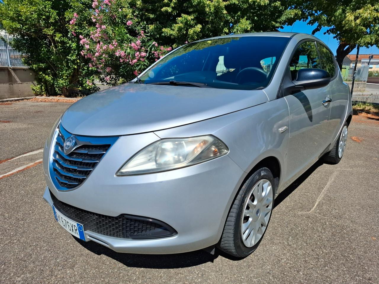 Lancia Ypsilon 1.2 69 CV 5 porte S&S Platinum