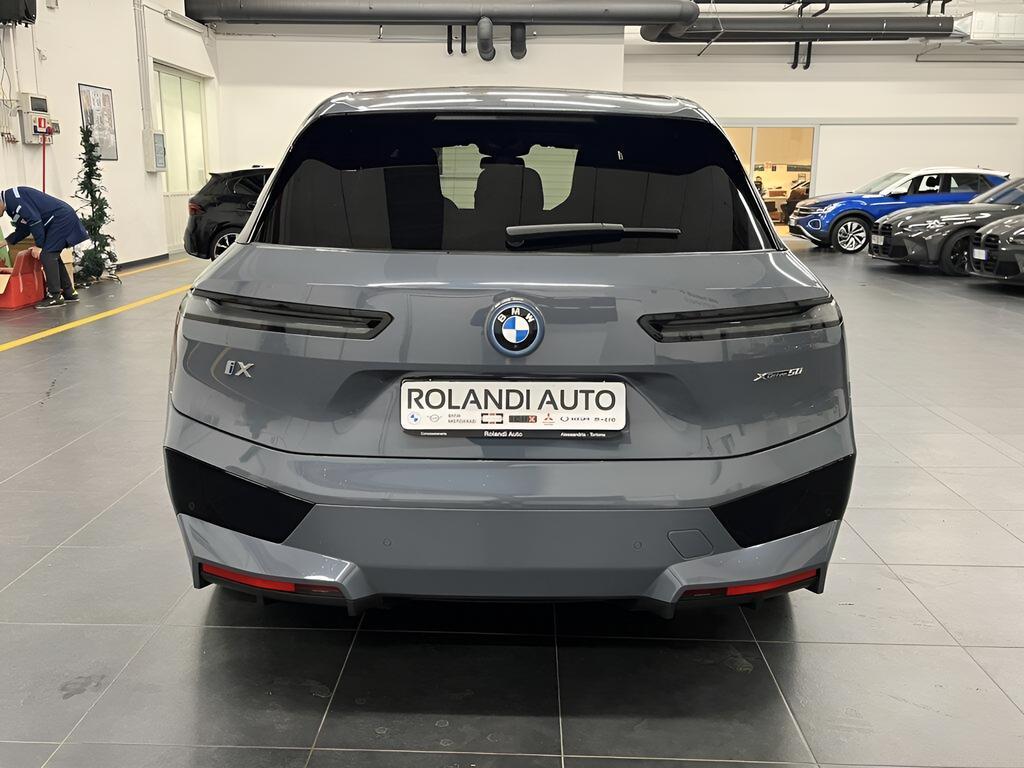 BMW iX 50 pacchetto sportivo xDrive