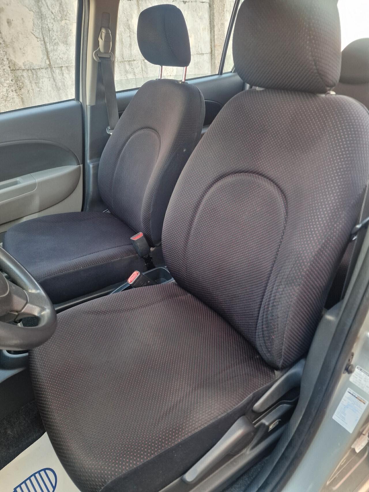 Daihatsu Sirion 1.0 12V Aki Unipro/ neopatentati