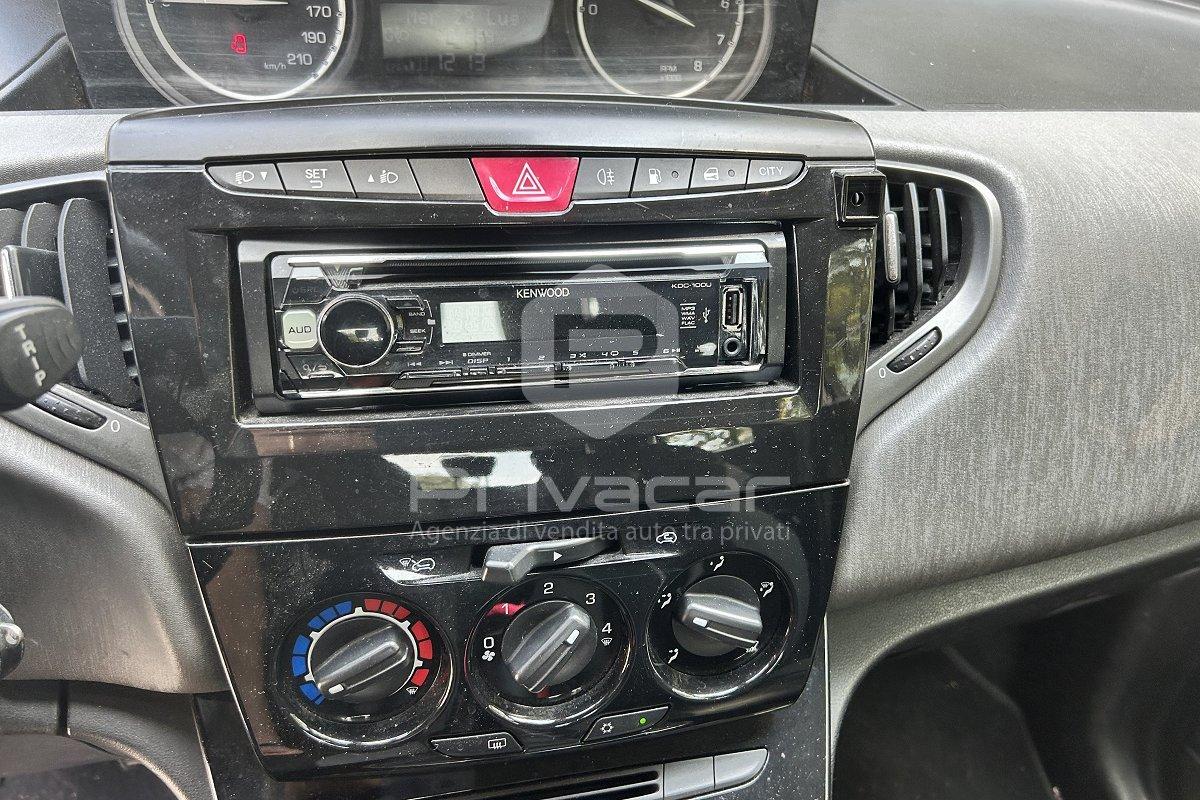 LANCIA Ypsilon 1.2 69 CV 5 porte GPL Ecochic Silver