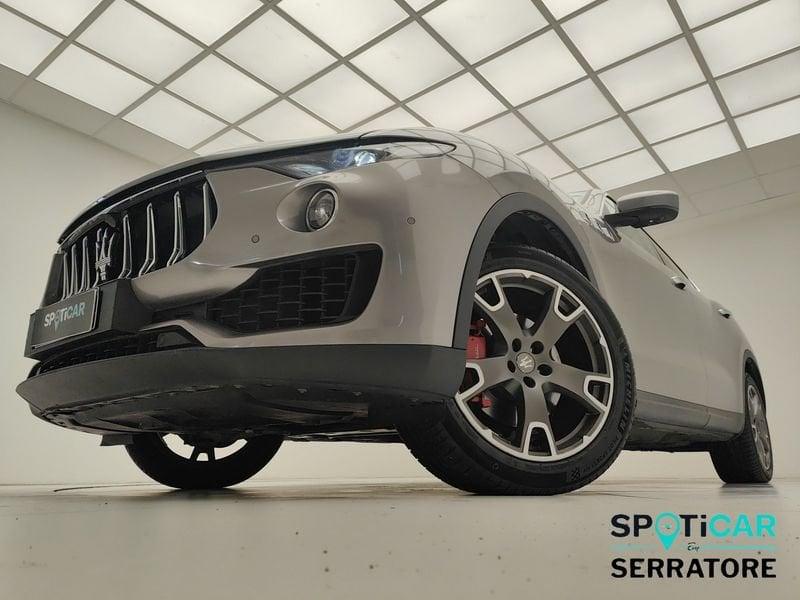 Maserati Levante 3.0 V6 275cv auto