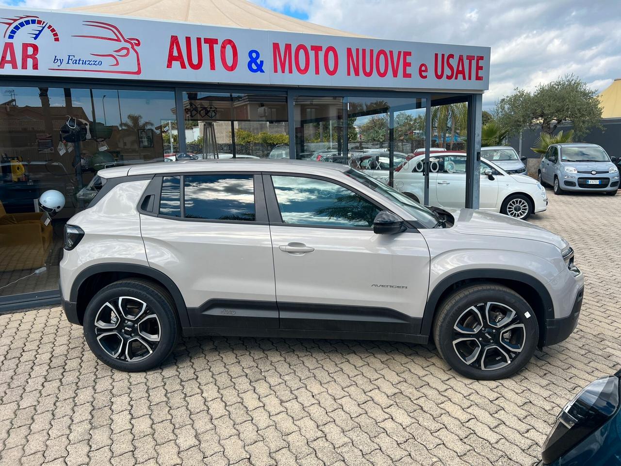 Jeep Avenger 1.2 Turbo 100 CV MHEV Summit