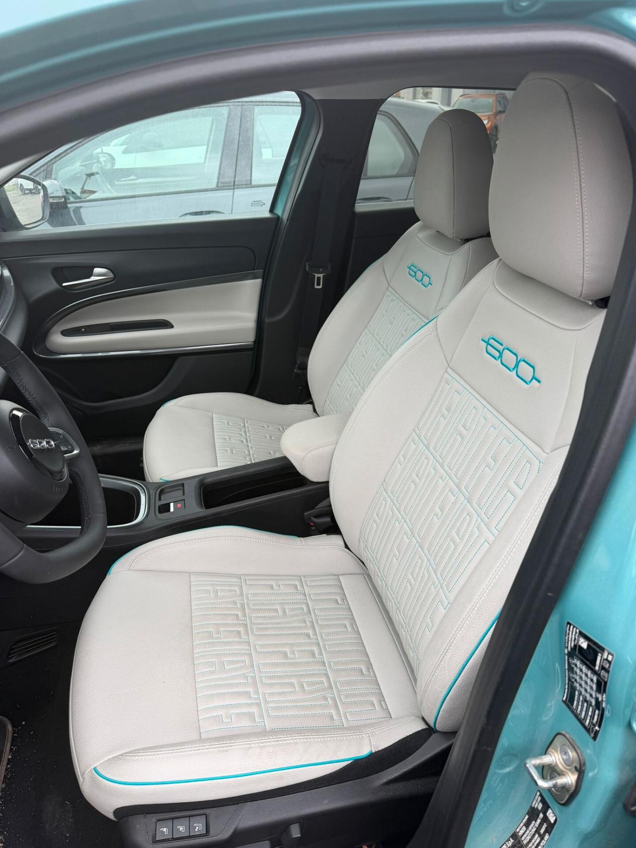 Fiat 600 Hybrid 110 CV DCT MHEV La Prima