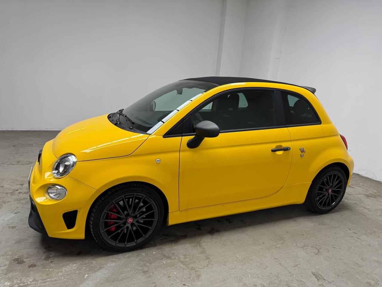 Abarth 595C 2016 - 595C 1.4 t-jet Competizione 180cv