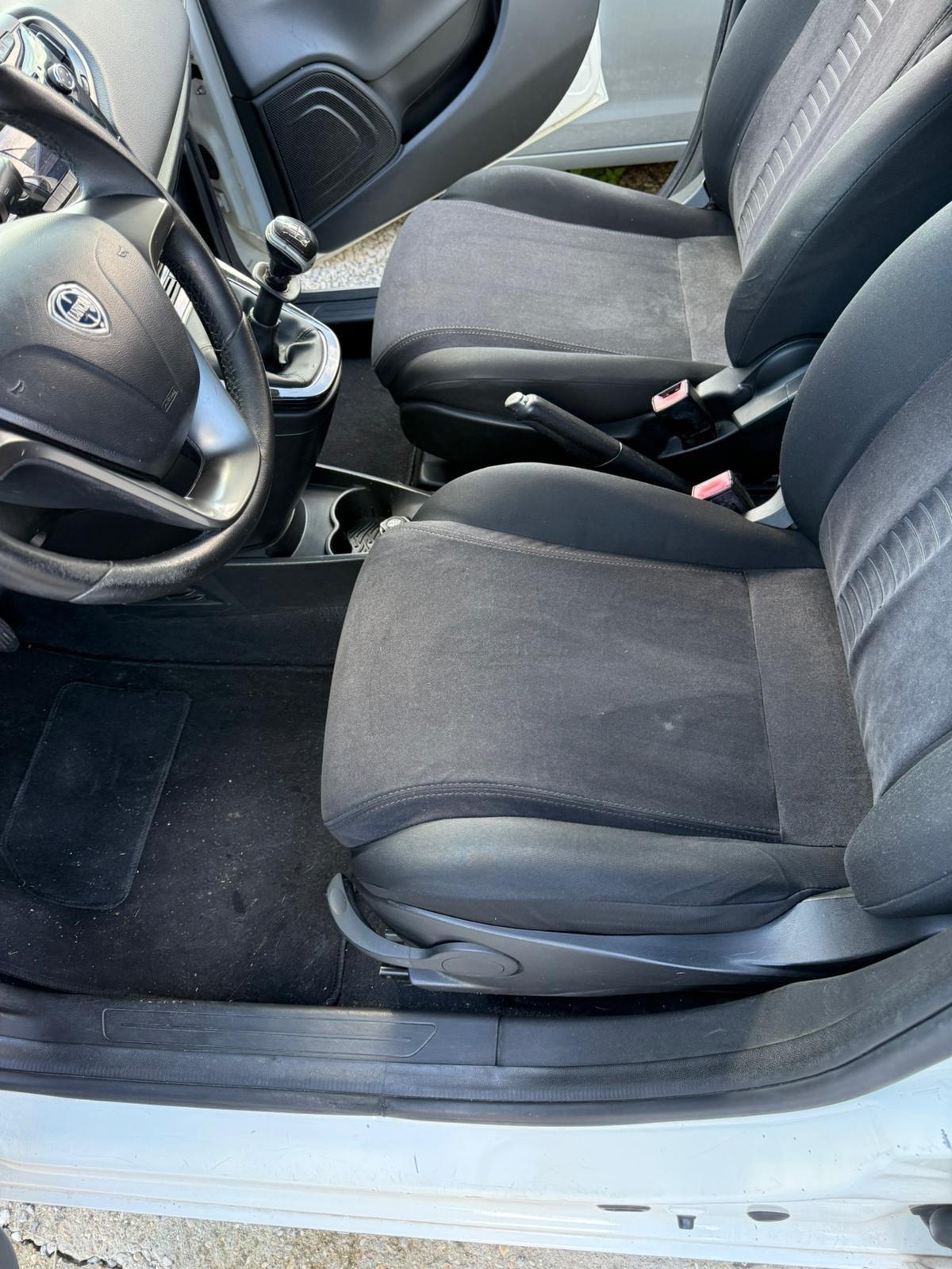 Lancia Ypsilon 0.9 TwinAir 85 CV 5 porte S&S Silver