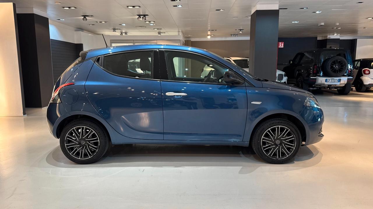 Lancia Ypsilon 1.0 70cv Hybrid Gold - 2023