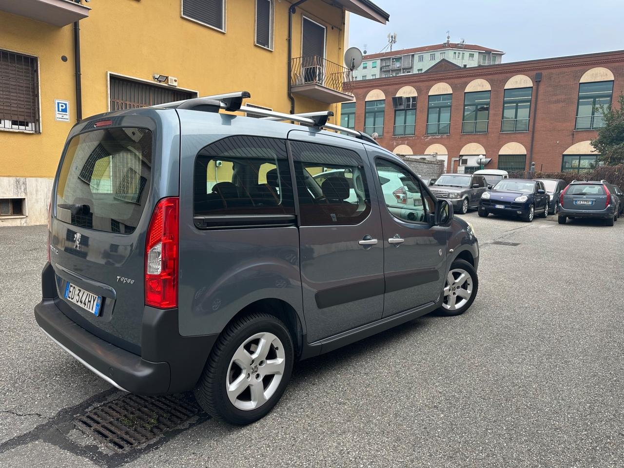 Peugeot Partner 7 posti 1.6 gpl della casa euro 5