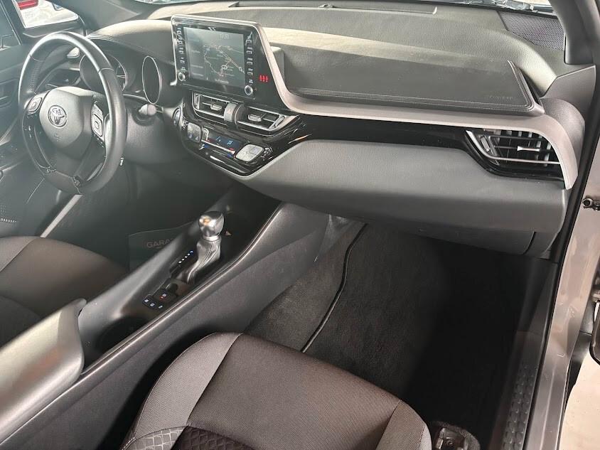 Toyota C-HR 1.8 Hybrid E-CVT Business