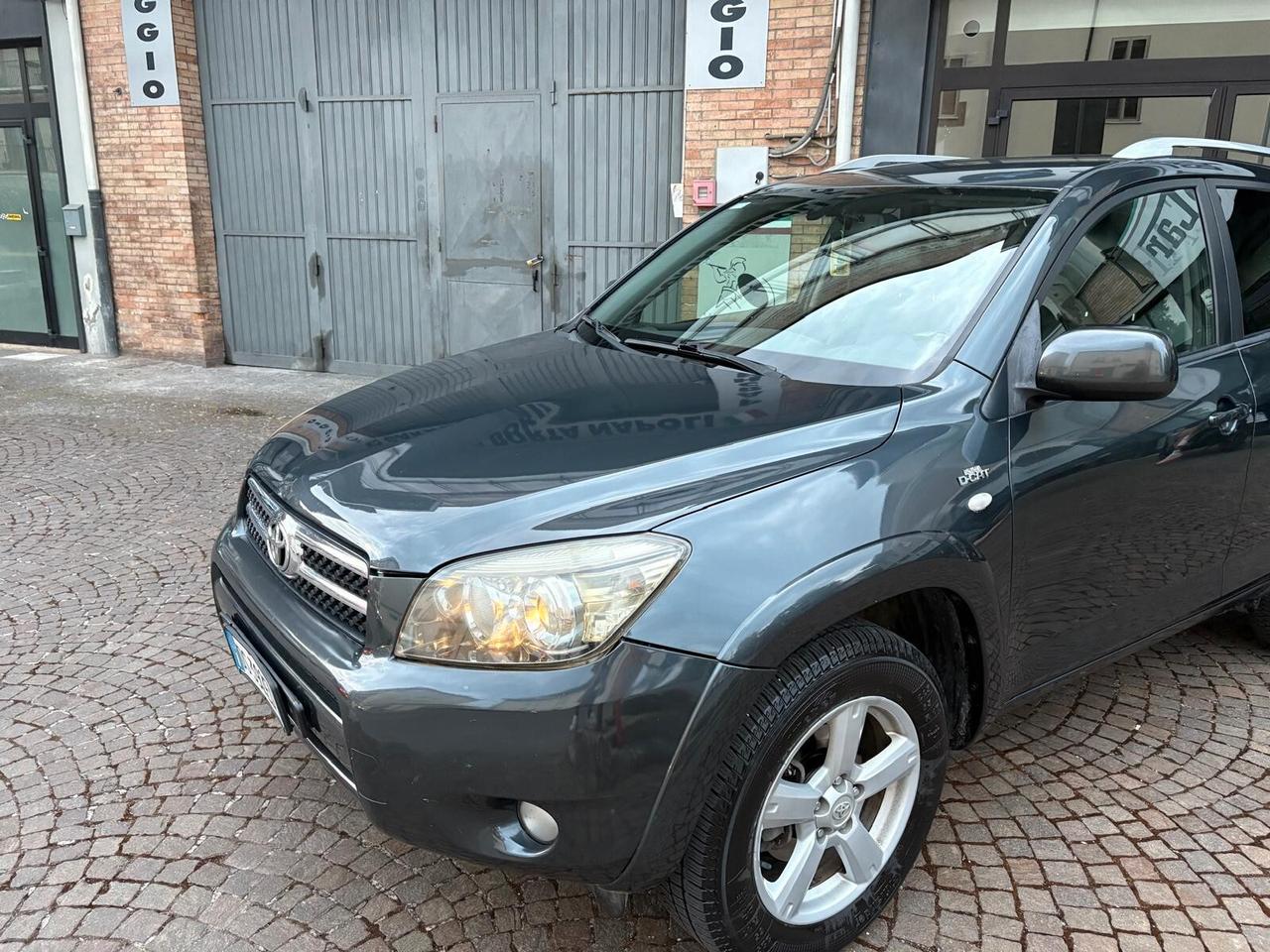 Toyota RAV 4 RAV4 2.2 D-4D 177 CV Luxury