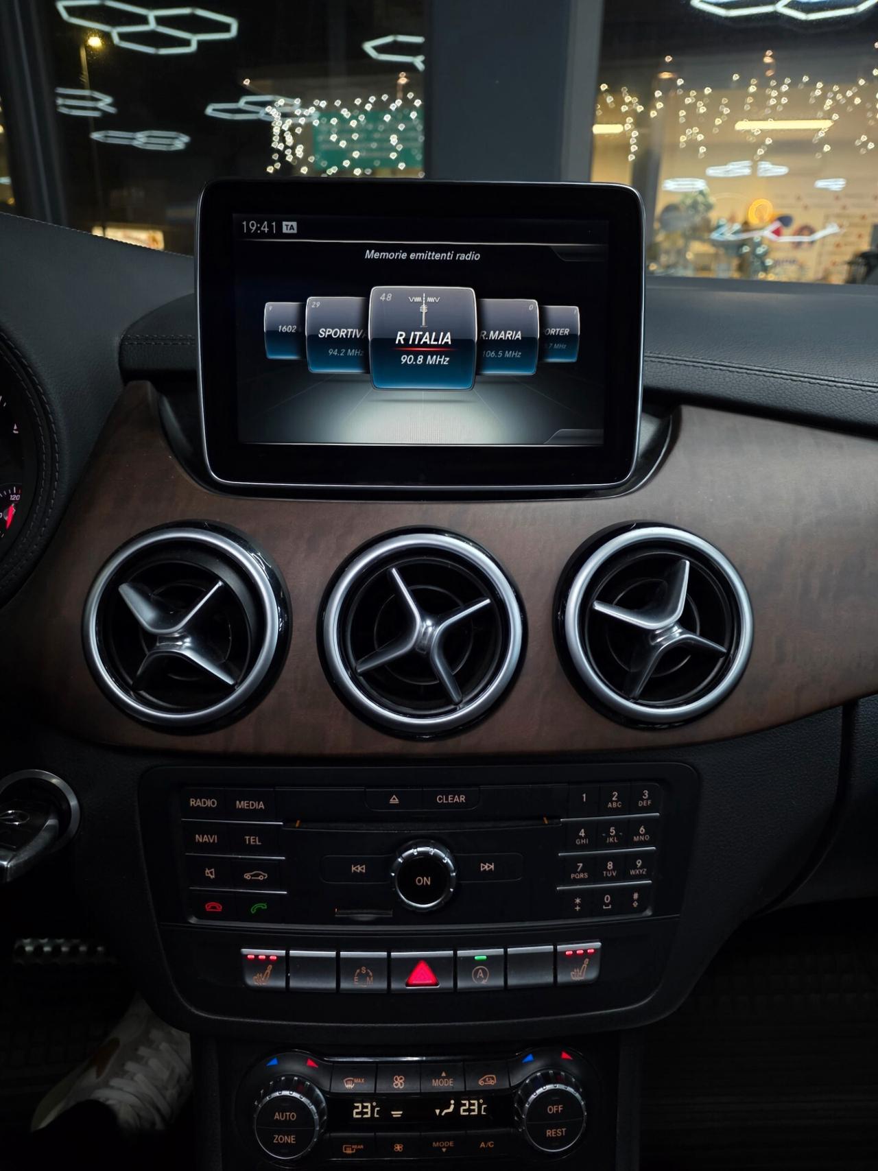 Mercedes-benz B 200 CDI 4Matic Automatic Premium