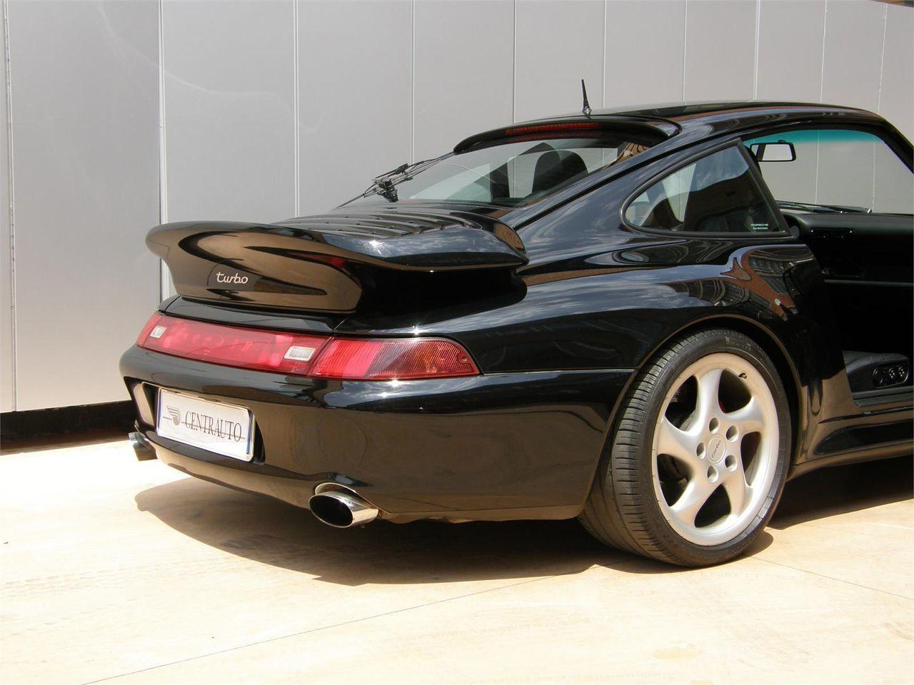 PORSCHE 993 Turbo