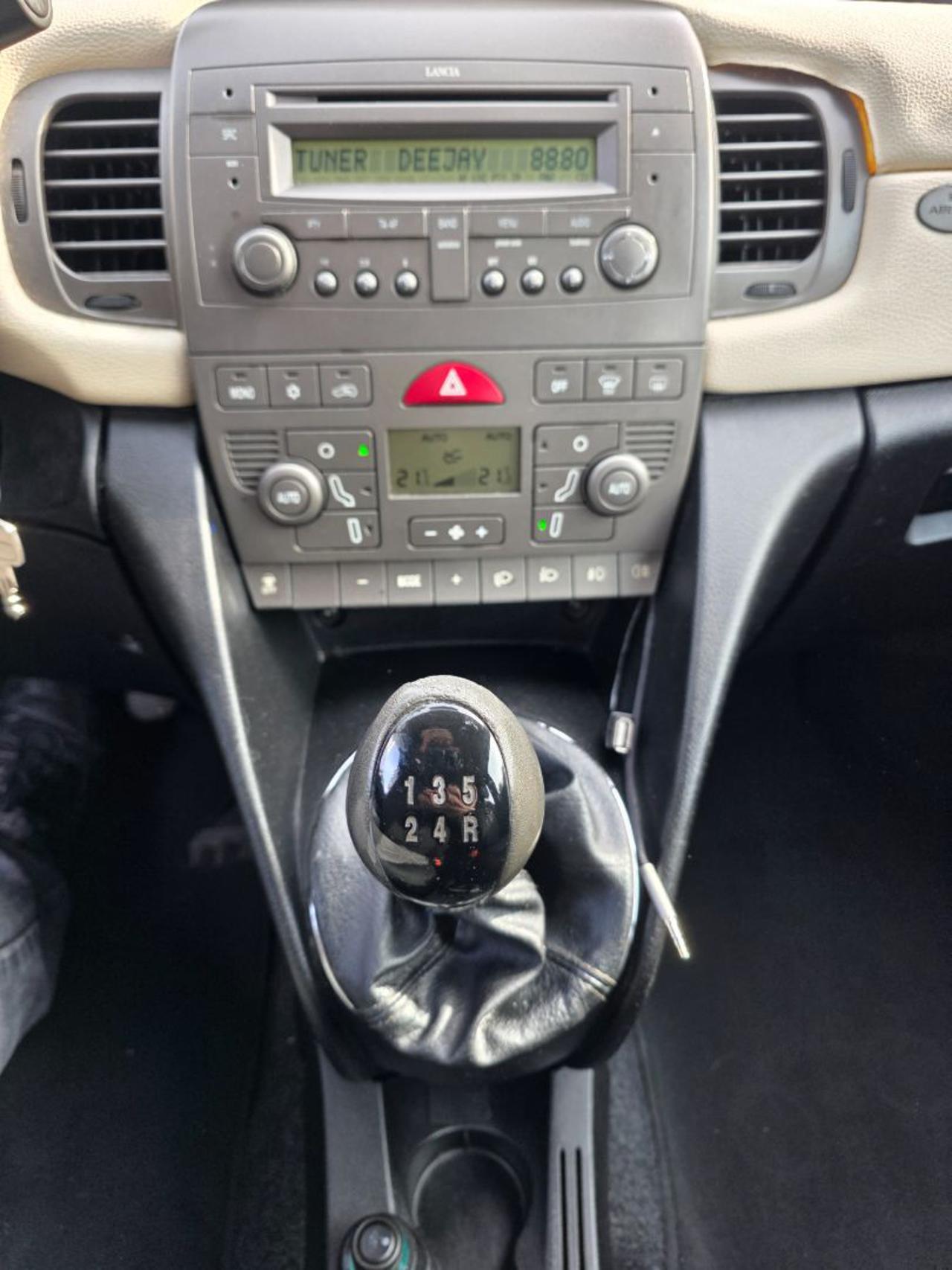 Lancia Ypsilon 3 Porte Ypsilon 1.3 mjt Argento