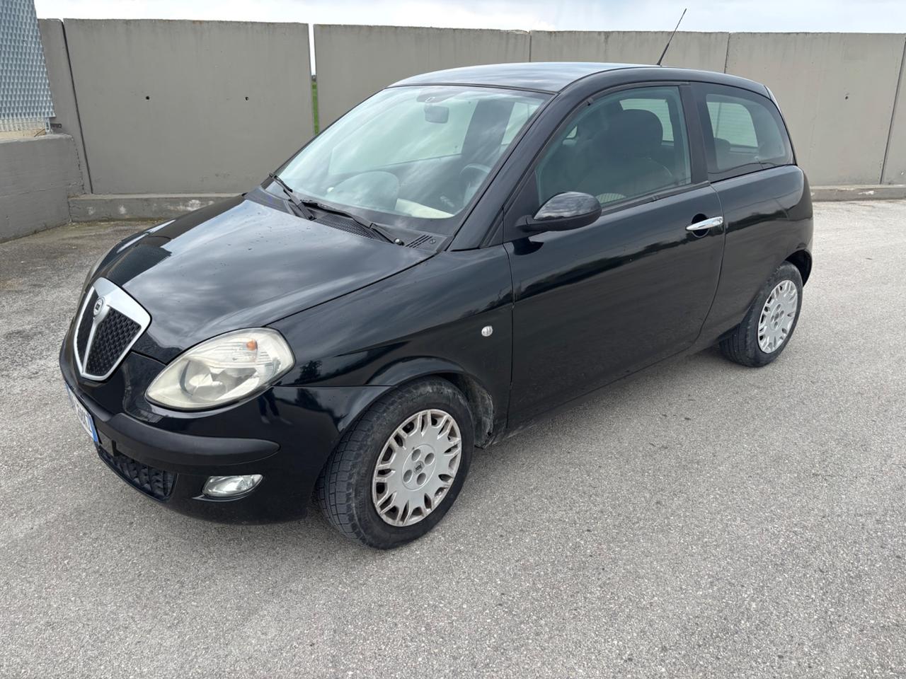 Lancia Ypsilon 1.2 16V Argento