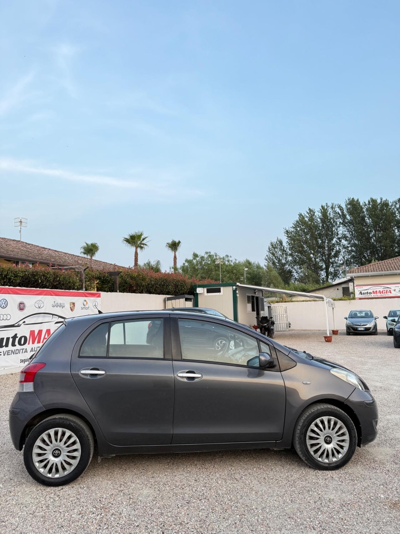 Toyota Yaris 1.0 5 porte Sol