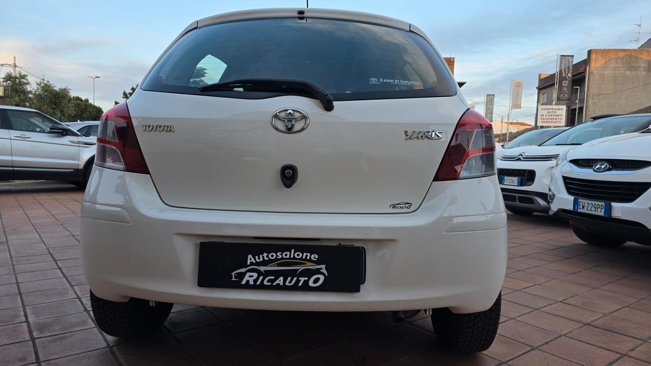 Toyota Yaris 1.0 5 porte Now