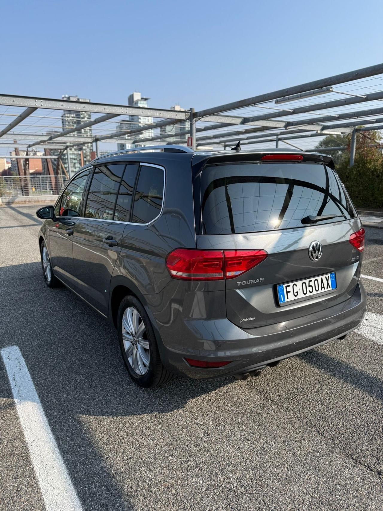 Volkswagen Touran 2.0 TDI 150 CV SCR DSG Executive BlueMotion Tech.