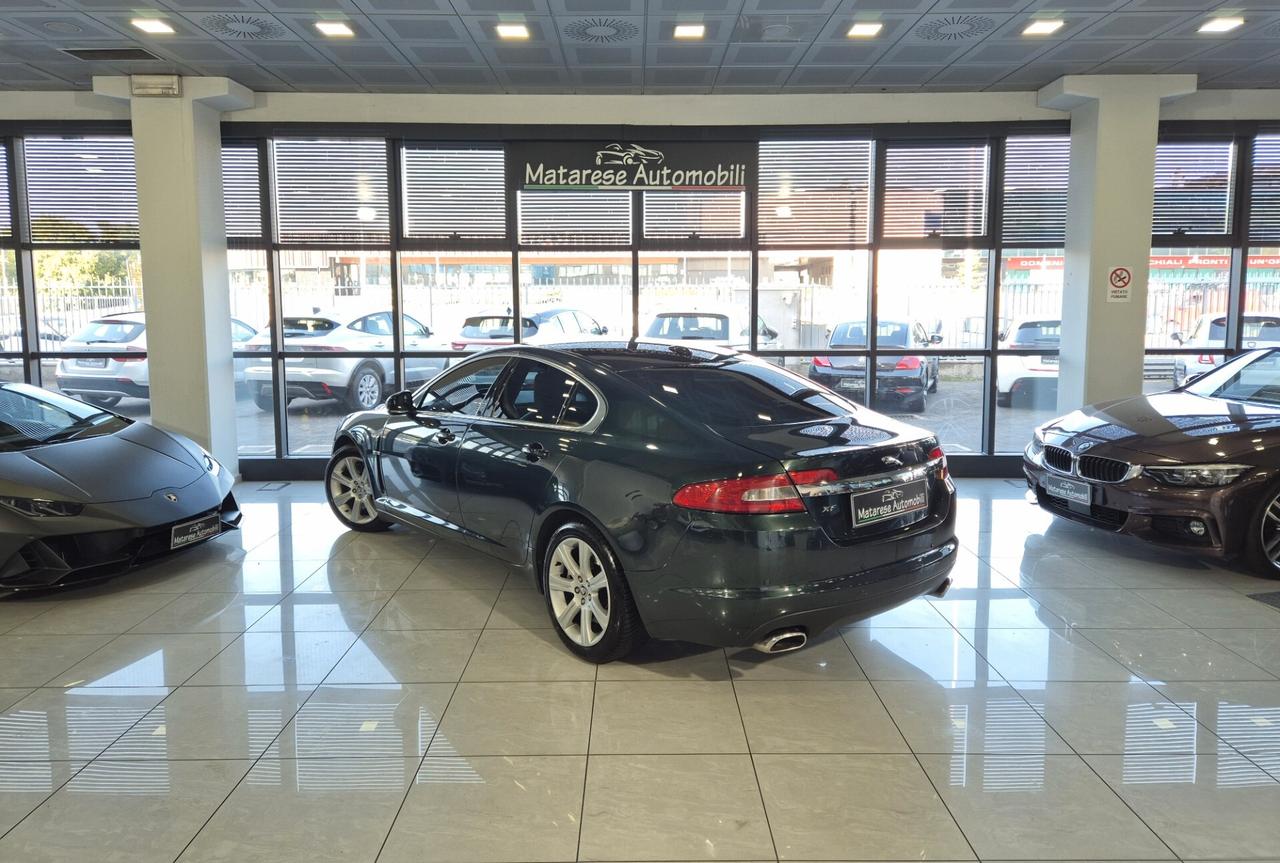 Jaguar XF 3.0d 241cv V6 Pelle Navi Finanziabile