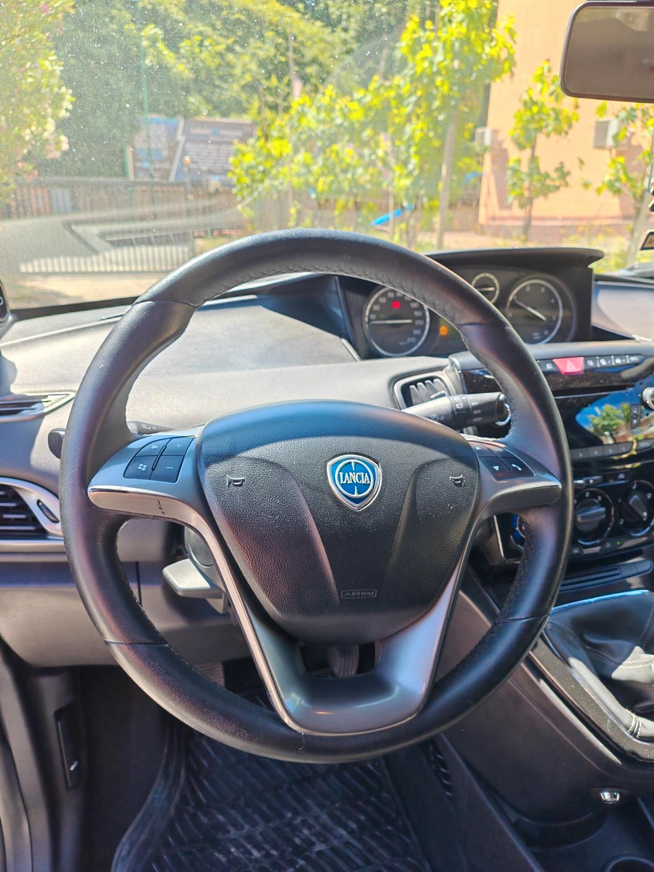 Lancia Ypsilon 1.3 MJT MOTORE BRILLANTE