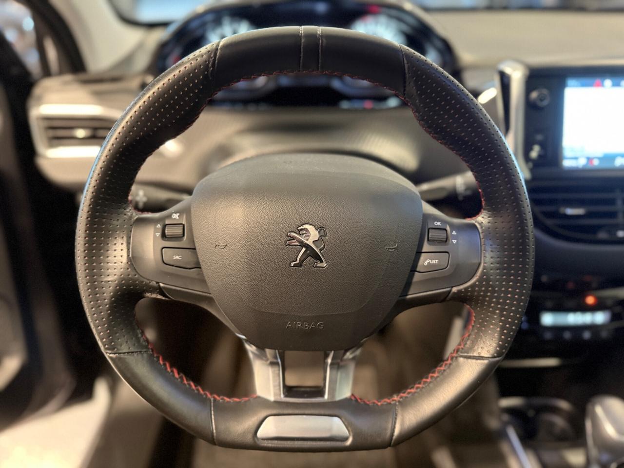 Peugeot 208 5p 1.2 GT Line 30.000KM! Sport