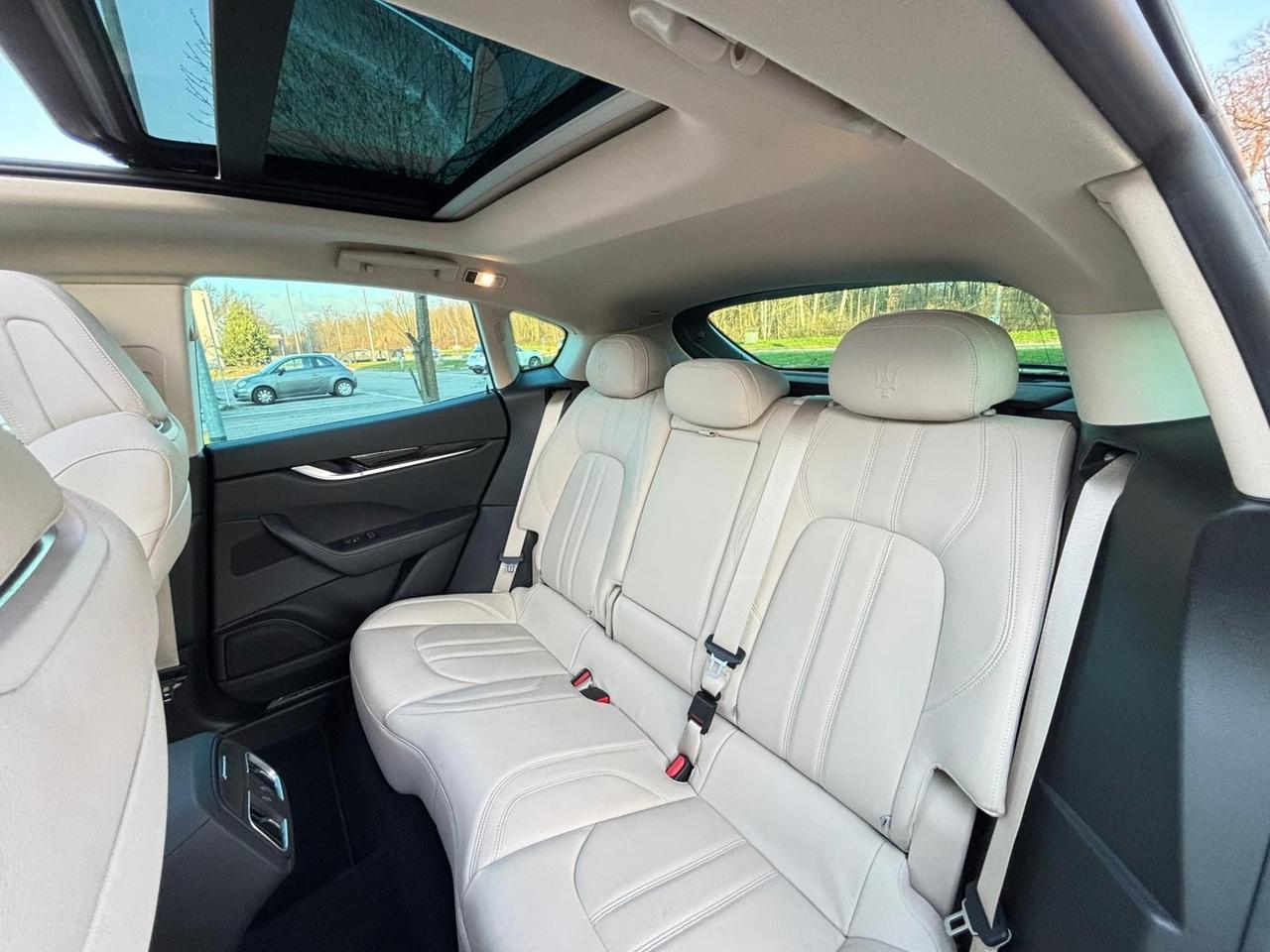 Maserati Levante V6 AWD Gransport 350CV •TETTO•PELLE BEIGE•