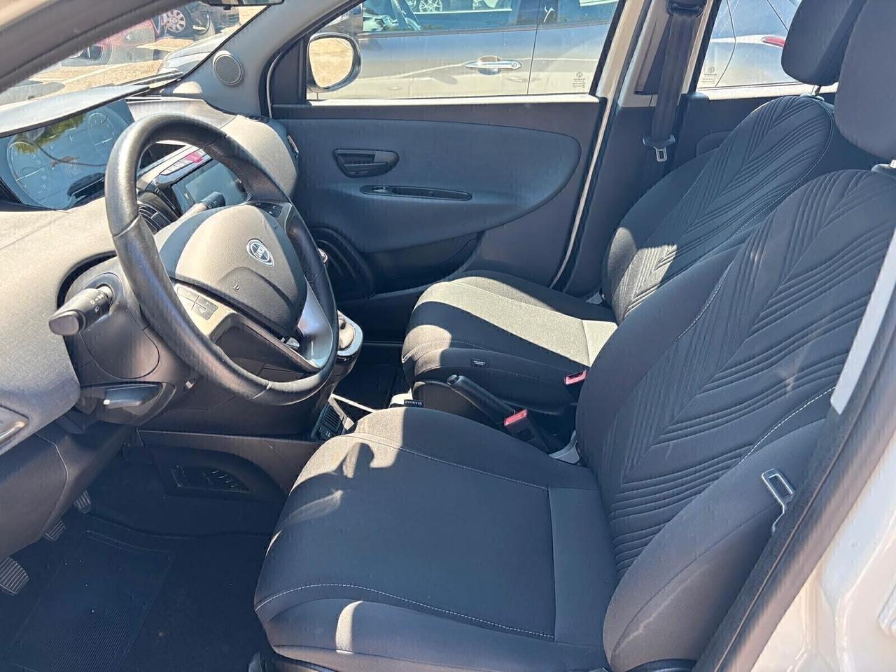 Lancia Ypsilon GOLD 1.0 Hybrid 5 porte - 2022