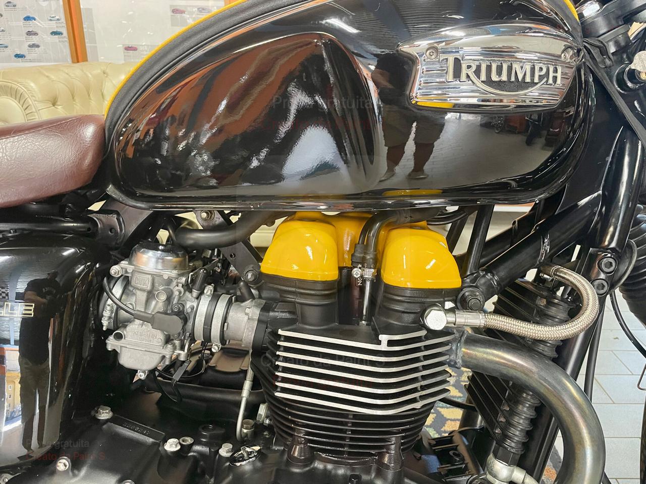 Triumph Bonneville T100 RUOTE A RAGGI