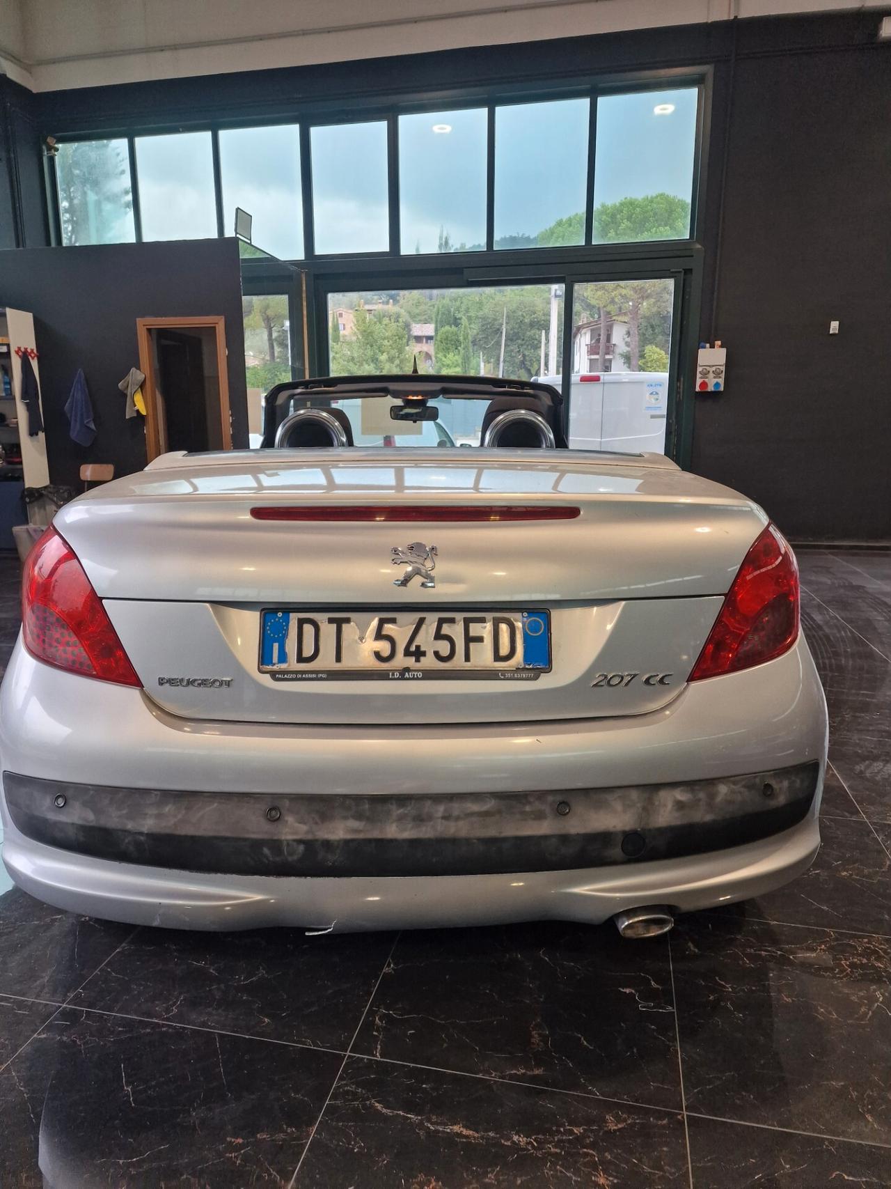 Peugeot 207 1.6 HDi 110CV CC Féline