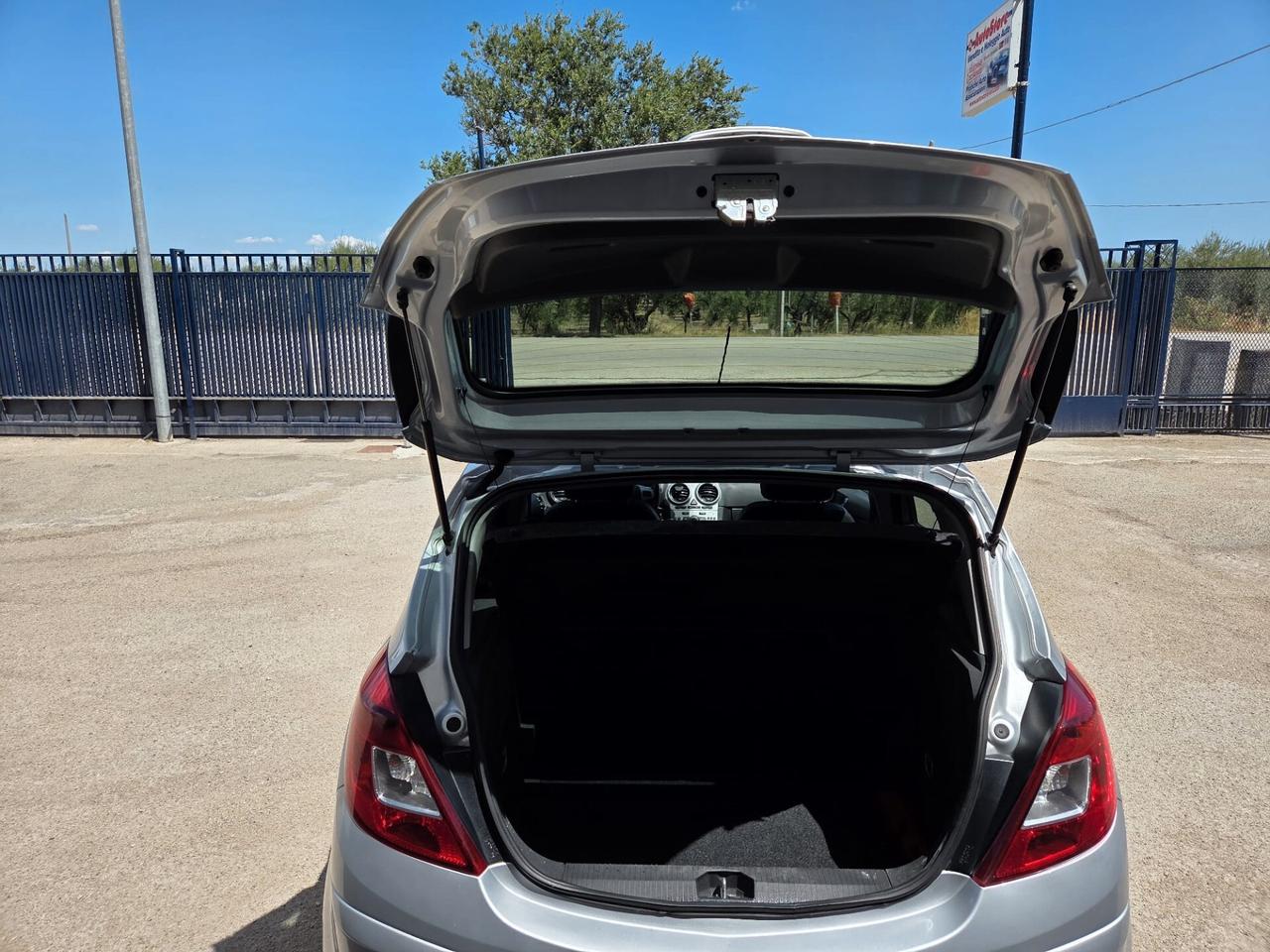 Opel Corsa 1.2 85CV 5 porte GPL-TECH One