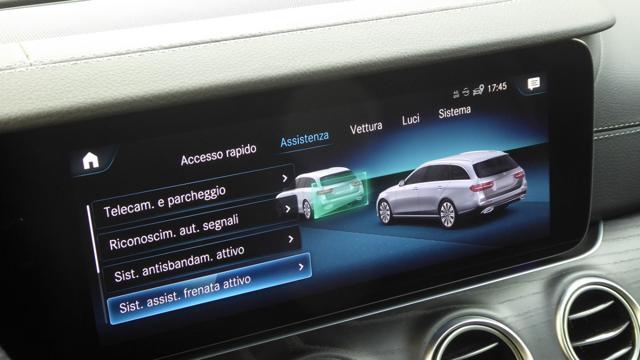 MERCEDES-BENZ E 220 d S.W. 4Matic Auto Premium AMG