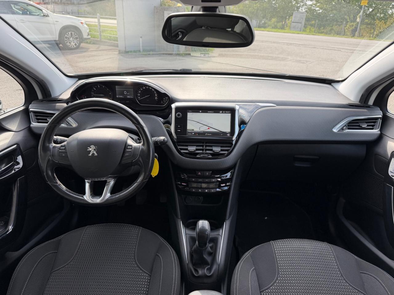 Peugeot 208 1.2 benzina Neopatentati