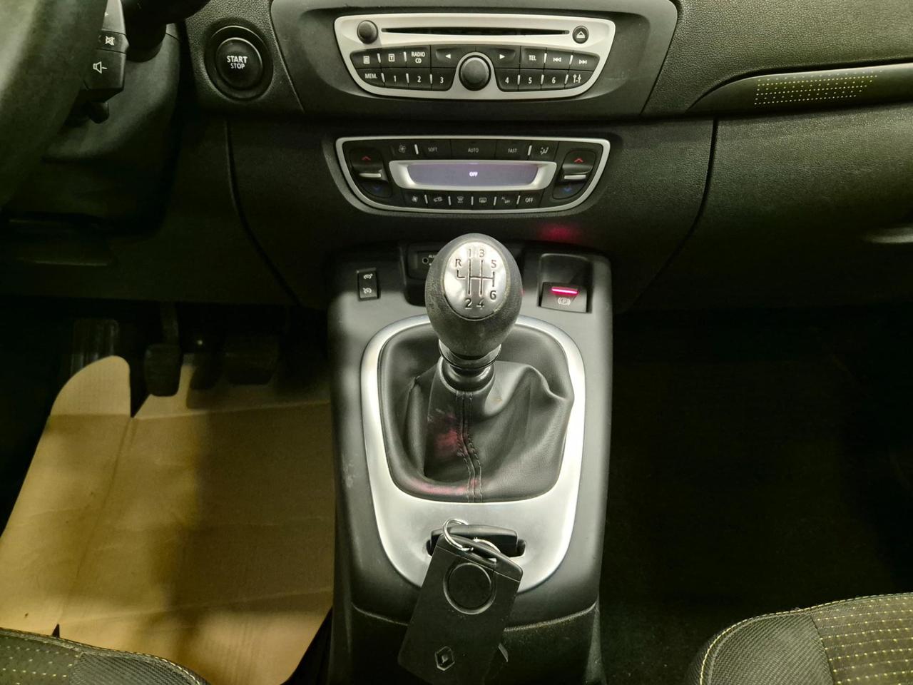 Renault Scenic 1.9 dci Dynamique TomTom 7 POSTI - NEOPATENTATI - Cam - Cruise/Lim