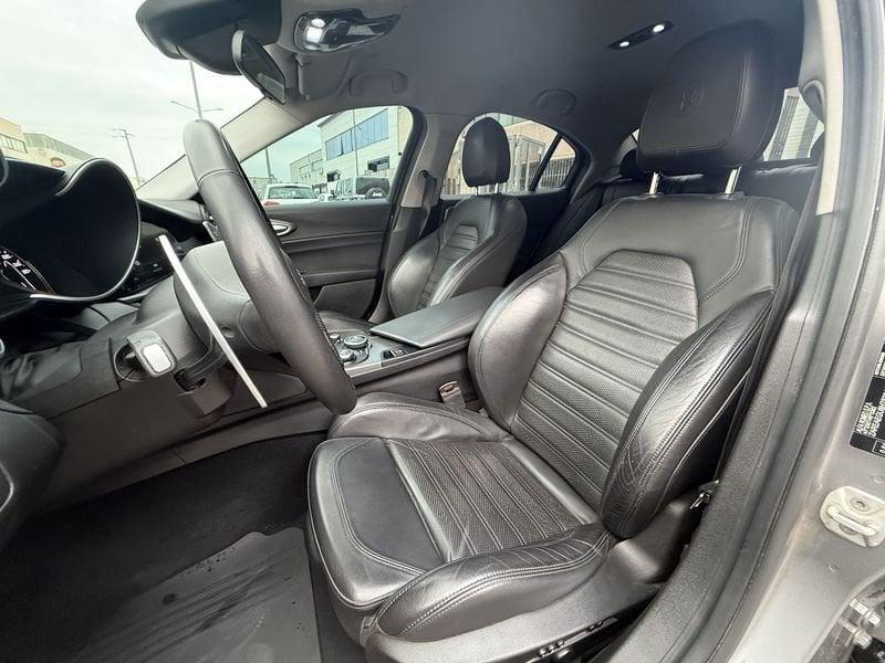 Alfa Romeo Giulia 2.2 Turbo AT8 Q4 Veloce 210cv