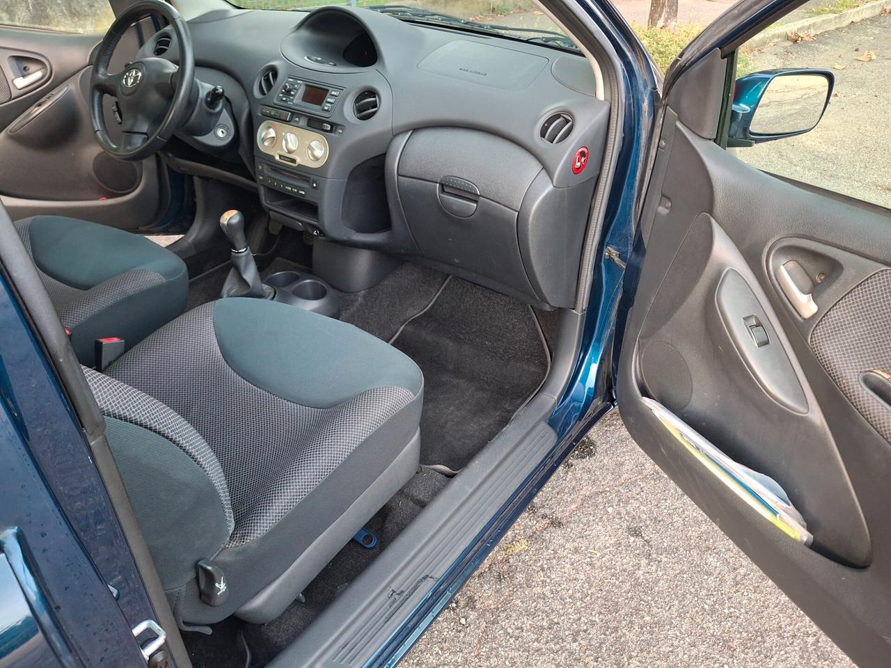 Toyota Yaris 1.0 benzina